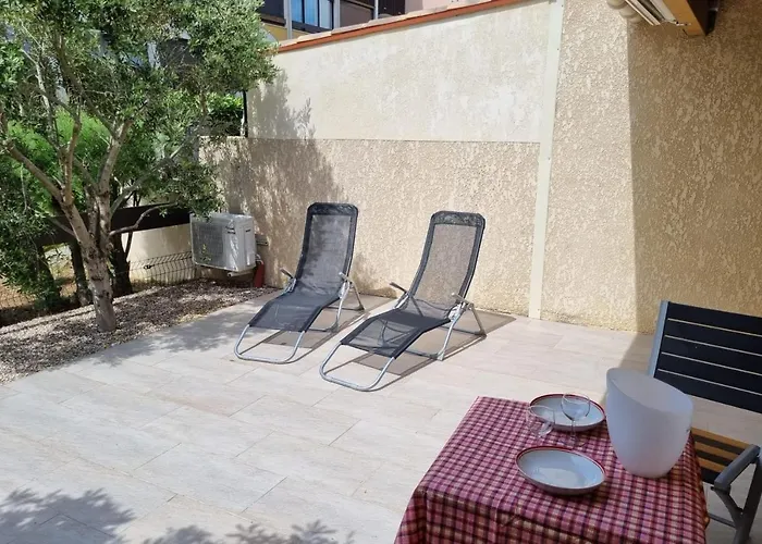 Naturiste Cap D'agde Port Venus 49 * Agde